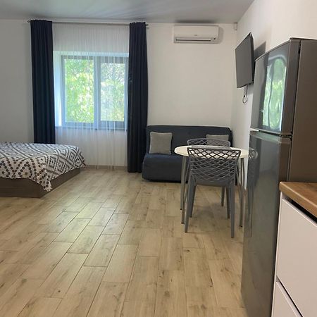Four Rooms Apartments Cherkasy Luaran gambar